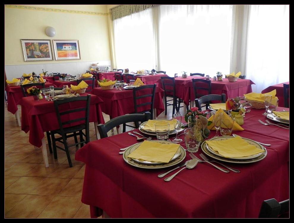 Hotel Eros Lido di Camaiore Buitenkant foto