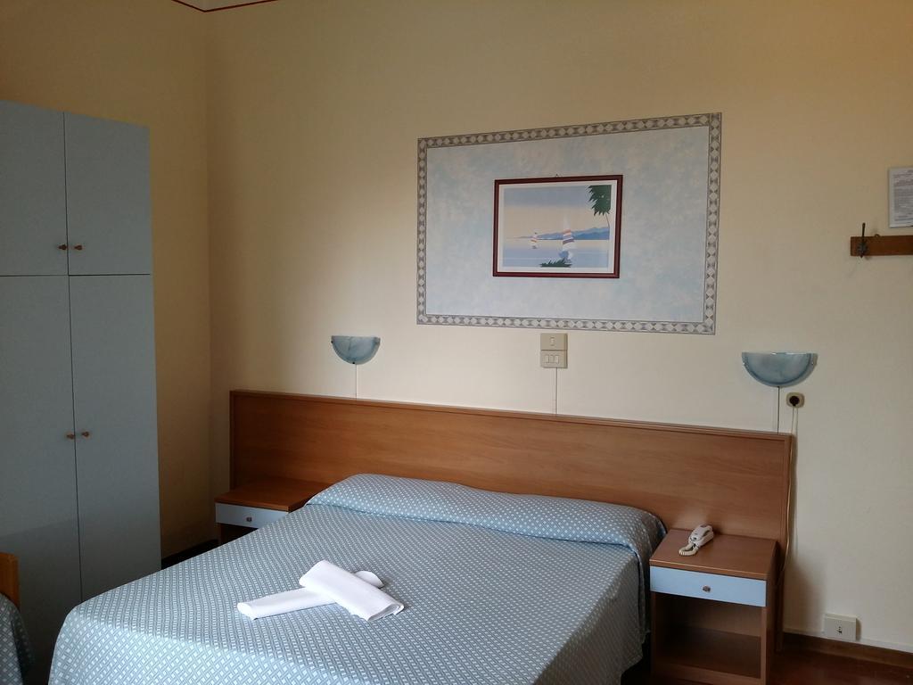 Hotel Eros Lido di Camaiore Buitenkant foto